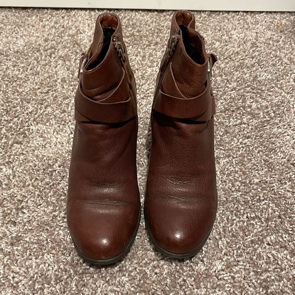 GUC Cole Haan Grand OS Hinckley Ankle Booties Block Heel in Sequoia Brown - Picture 6 of 13